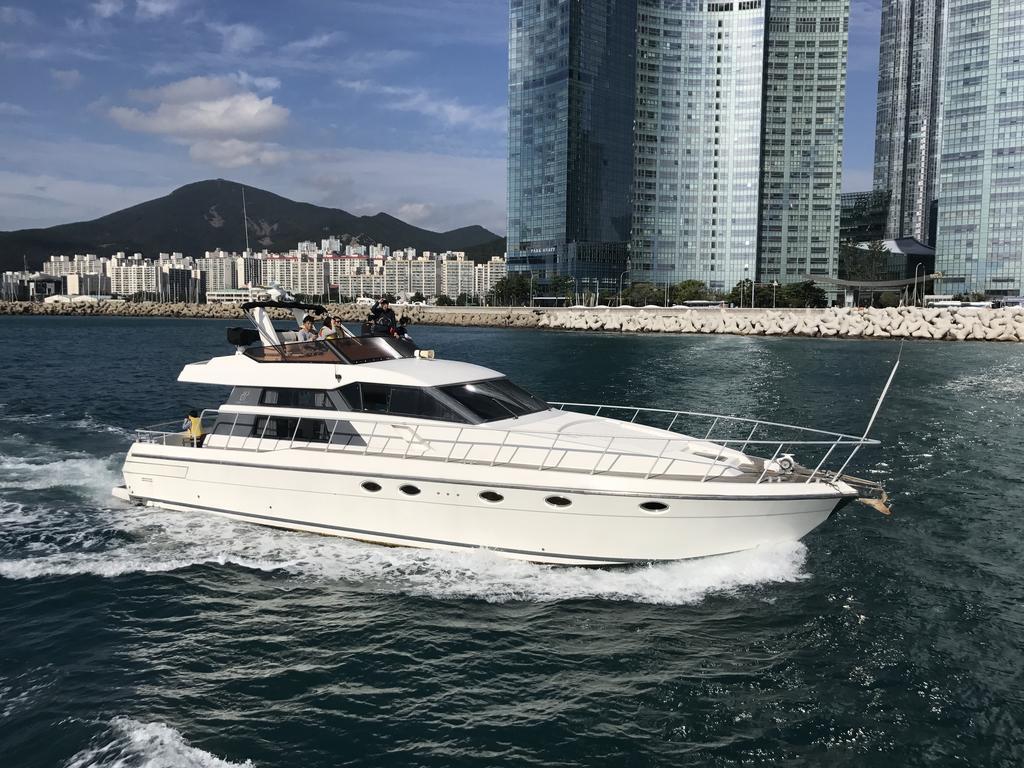 Hotel Sea And Yacht Busan Esterno foto
