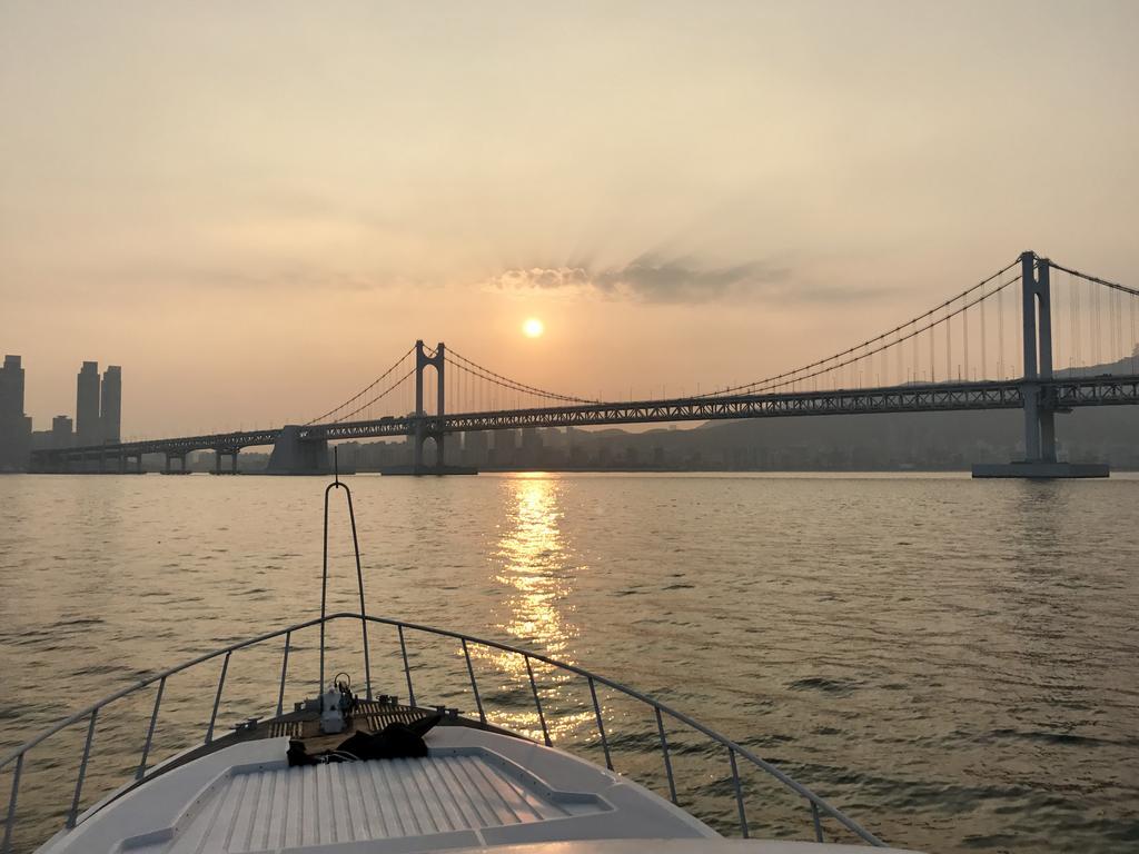 Hotel Sea And Yacht Busan Esterno foto